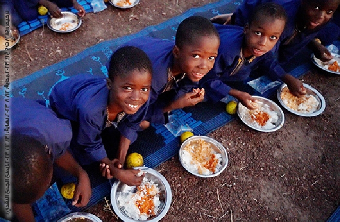 صورة وجبة الأيتام والفقراء في بنين
